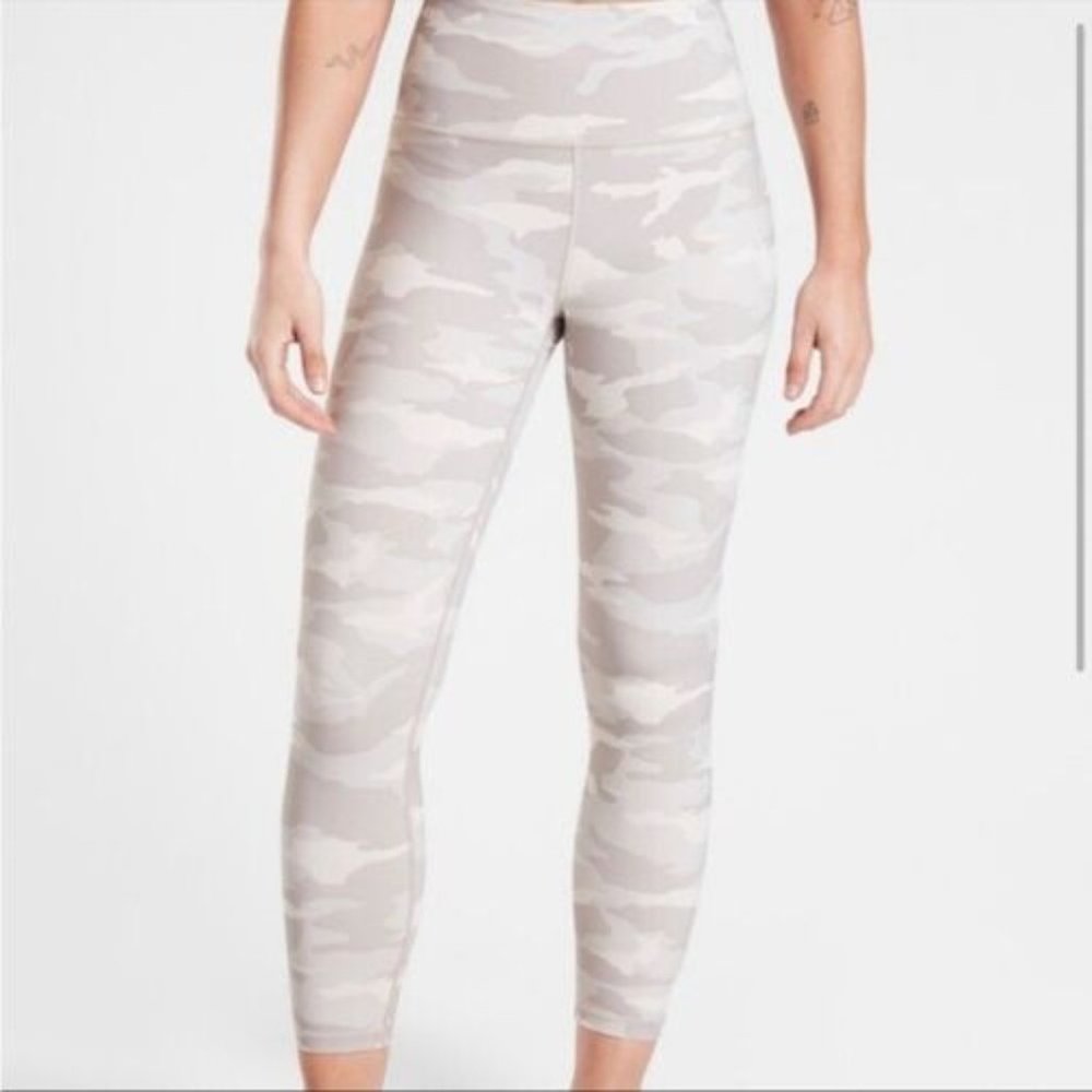 NWT Athleta Elation 7/8 Tight Leggings Size S Small - Gray Camo